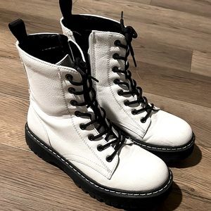 White doc martens dupe combat boot